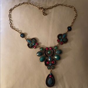 Statement necklace